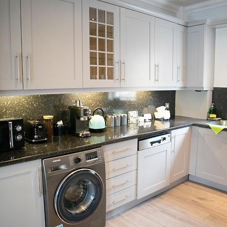 Apartamento Bright Private Terrace - Free Private Parking - Tv - Wifi - Netflix Croydon Exterior foto
