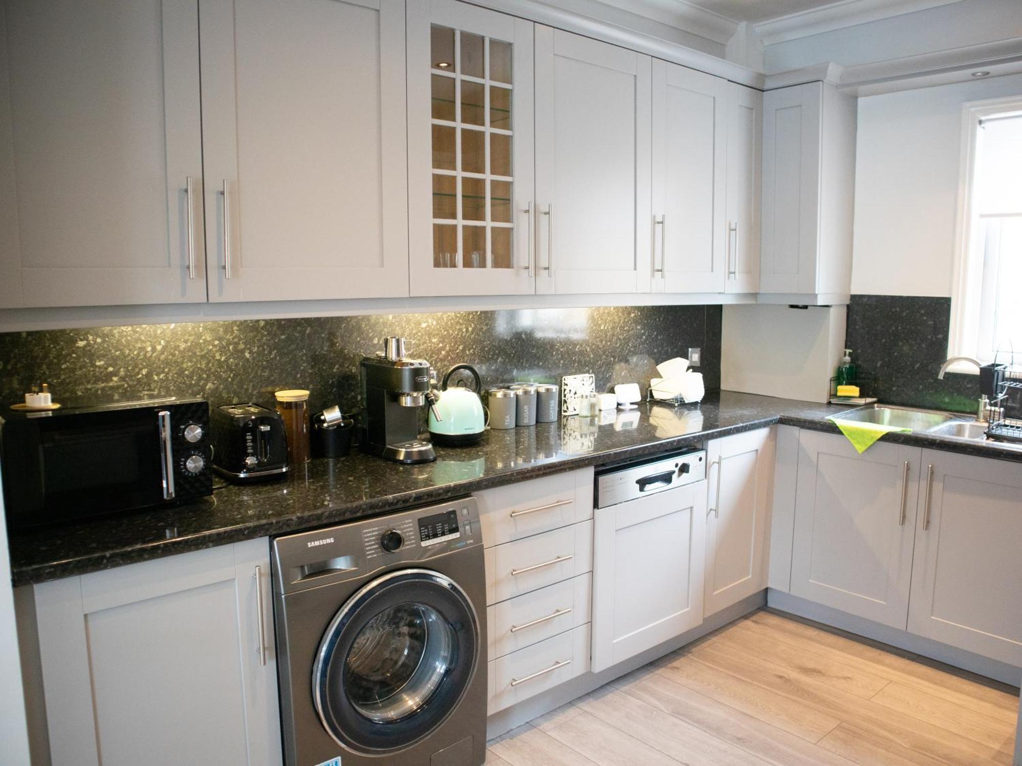 Apartamento Bright Private Terrace - Free Private Parking - Tv - Wifi - Netflix Croydon Exterior foto
