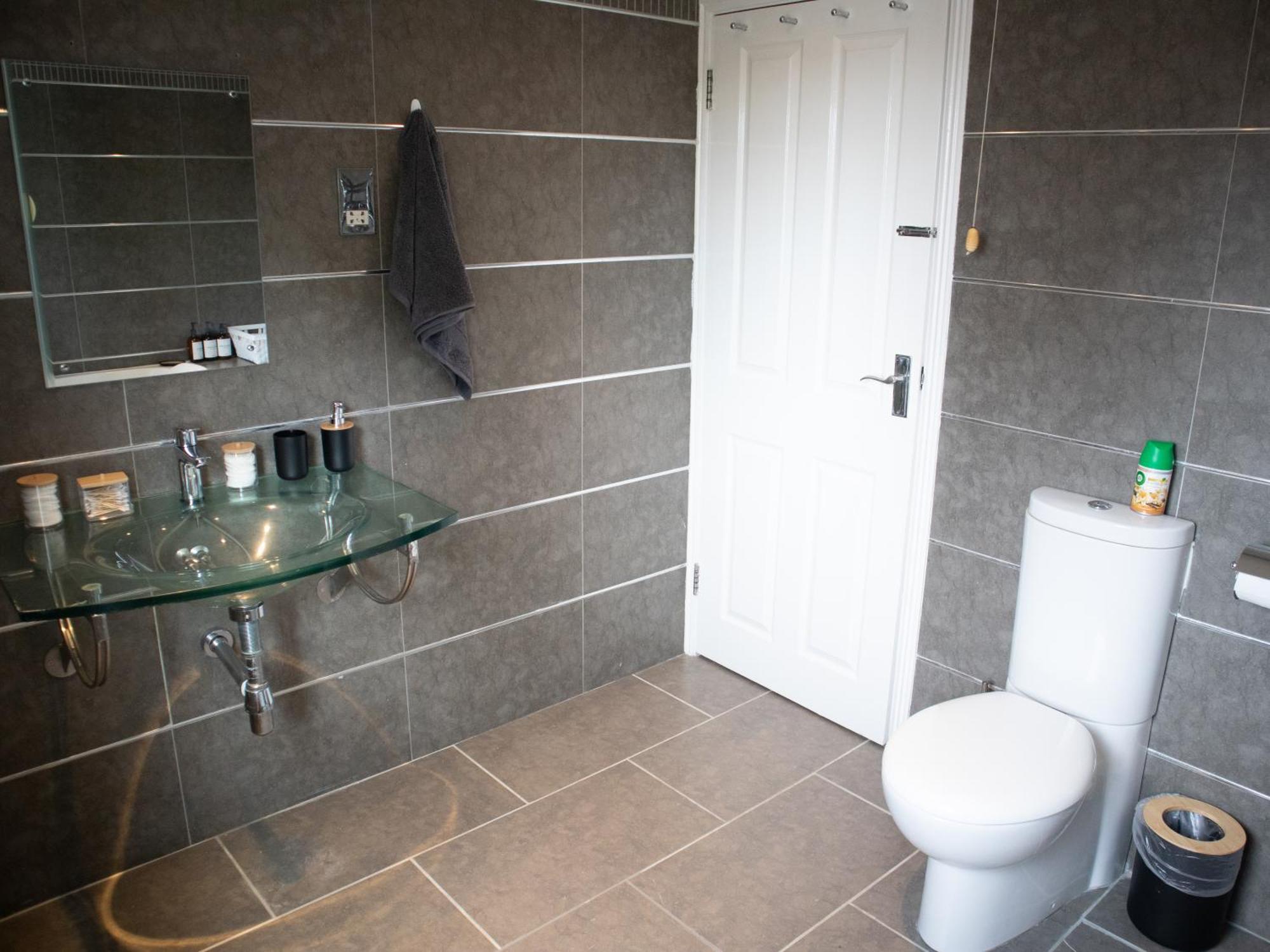 Apartamento Bright Private Terrace - Free Private Parking - Tv - Wifi - Netflix Croydon Exterior foto
